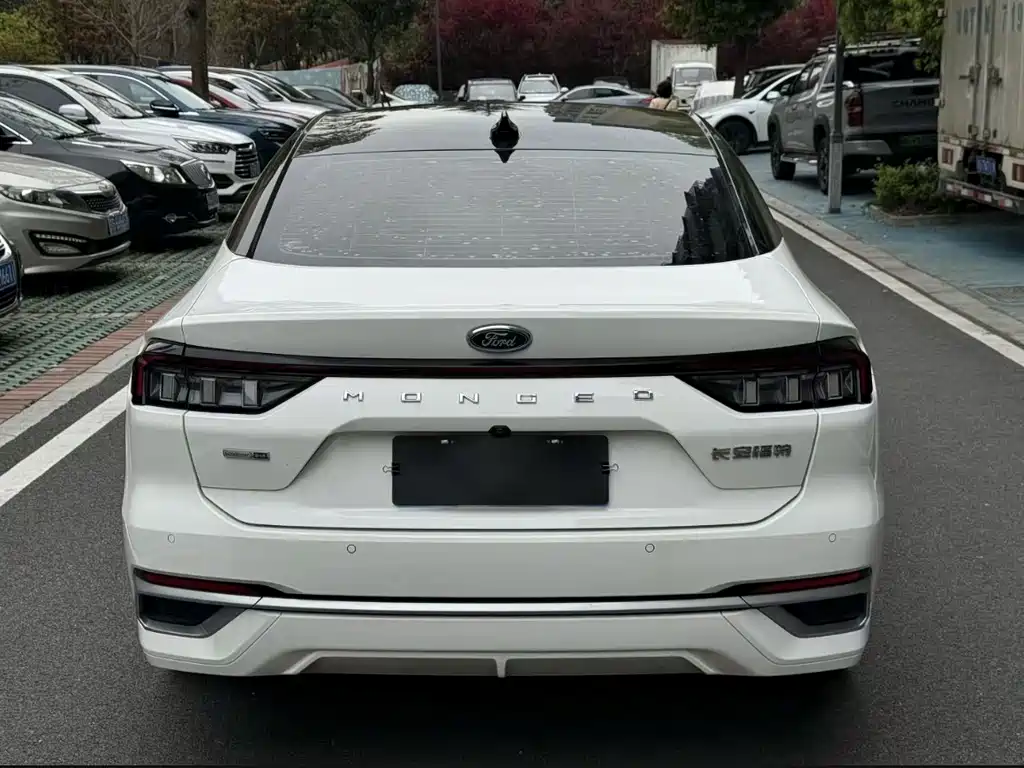 Ford Mondeo — миниатюра 7