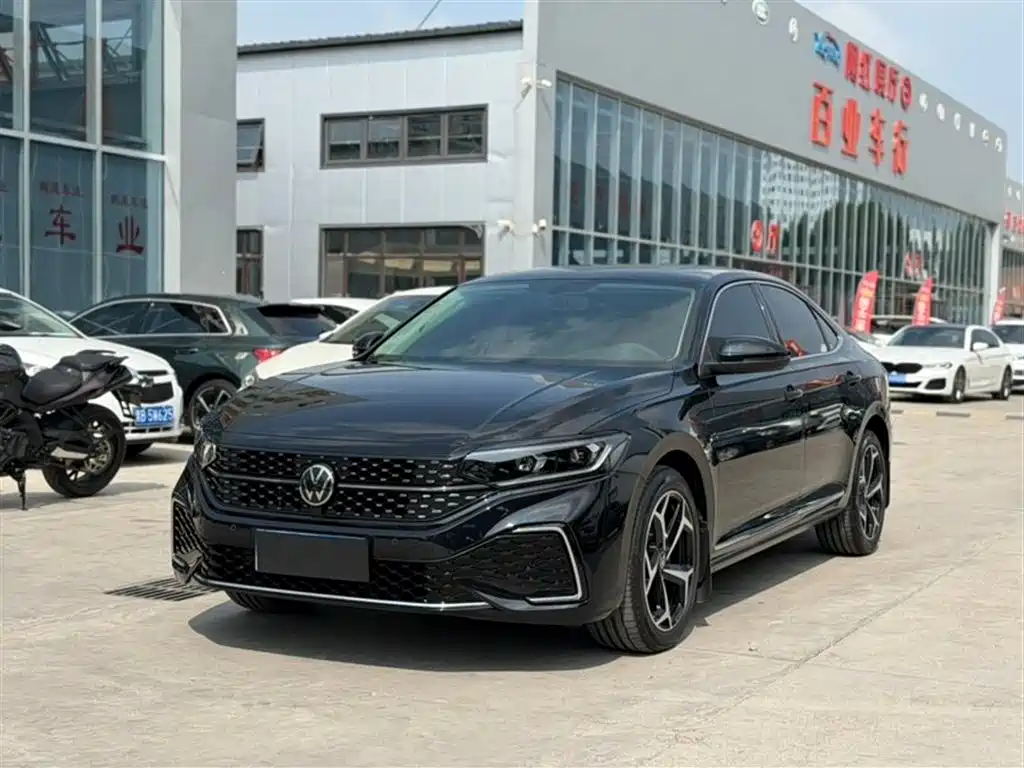 Volkswagen Passat 2025 330TSI Elite