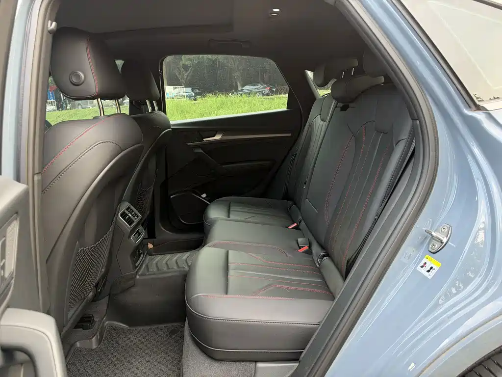 Audi Q5L Sportback — миниатюра 8