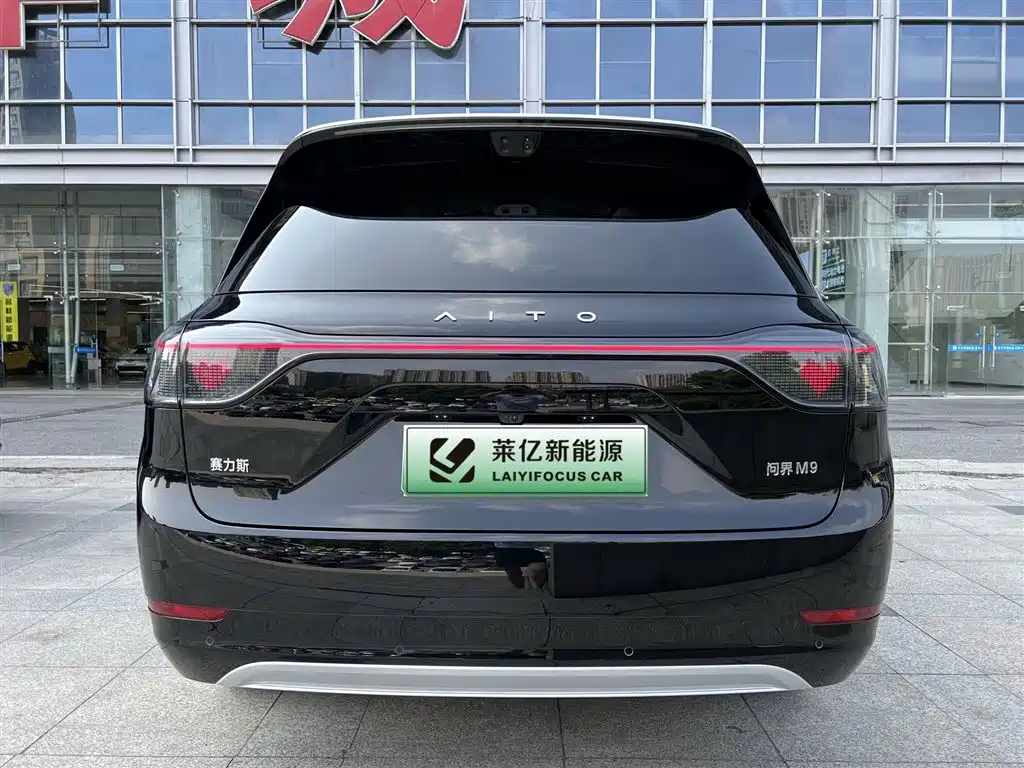 Aito M9 2025 Ultra 52kWh 6 мест (192 ）