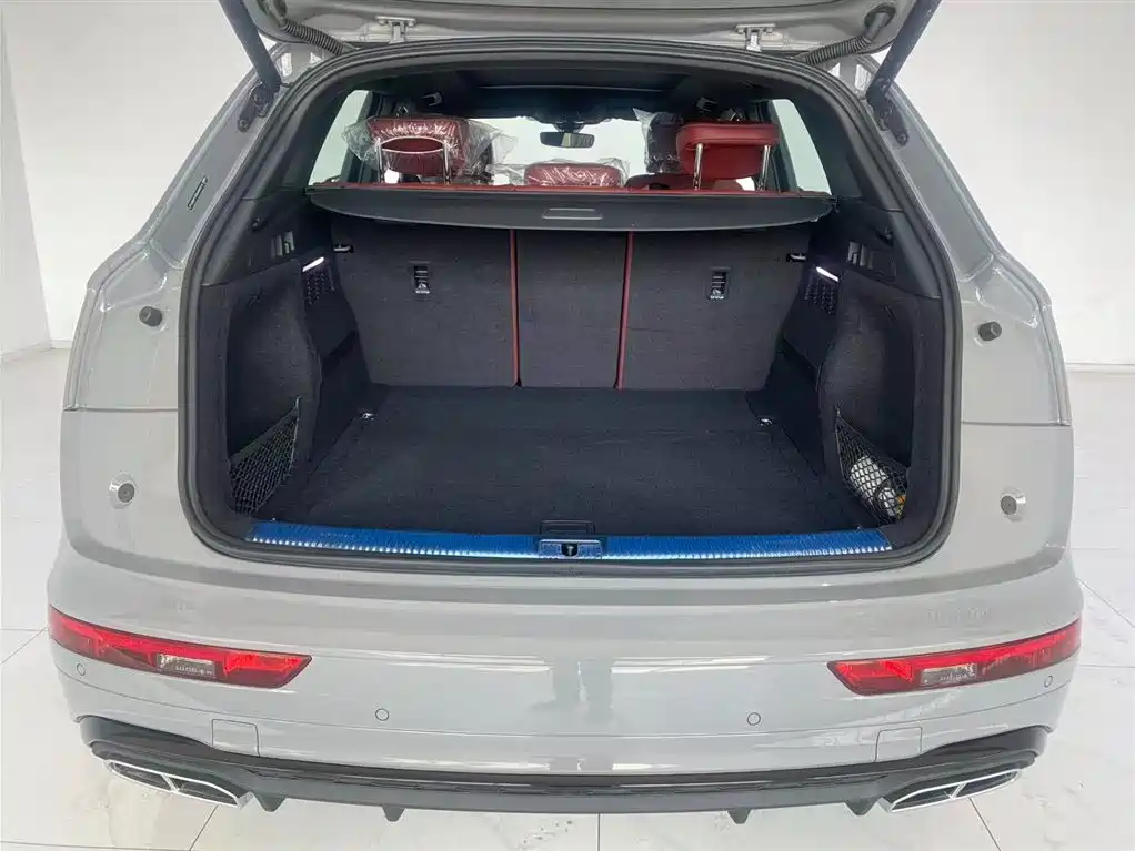 Audi Q5L 2025 45 40 TFSI Luxury