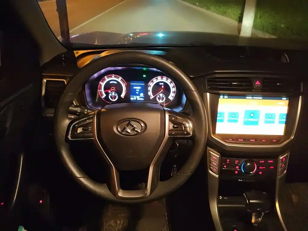 SAIC MAXUS CHASE T60