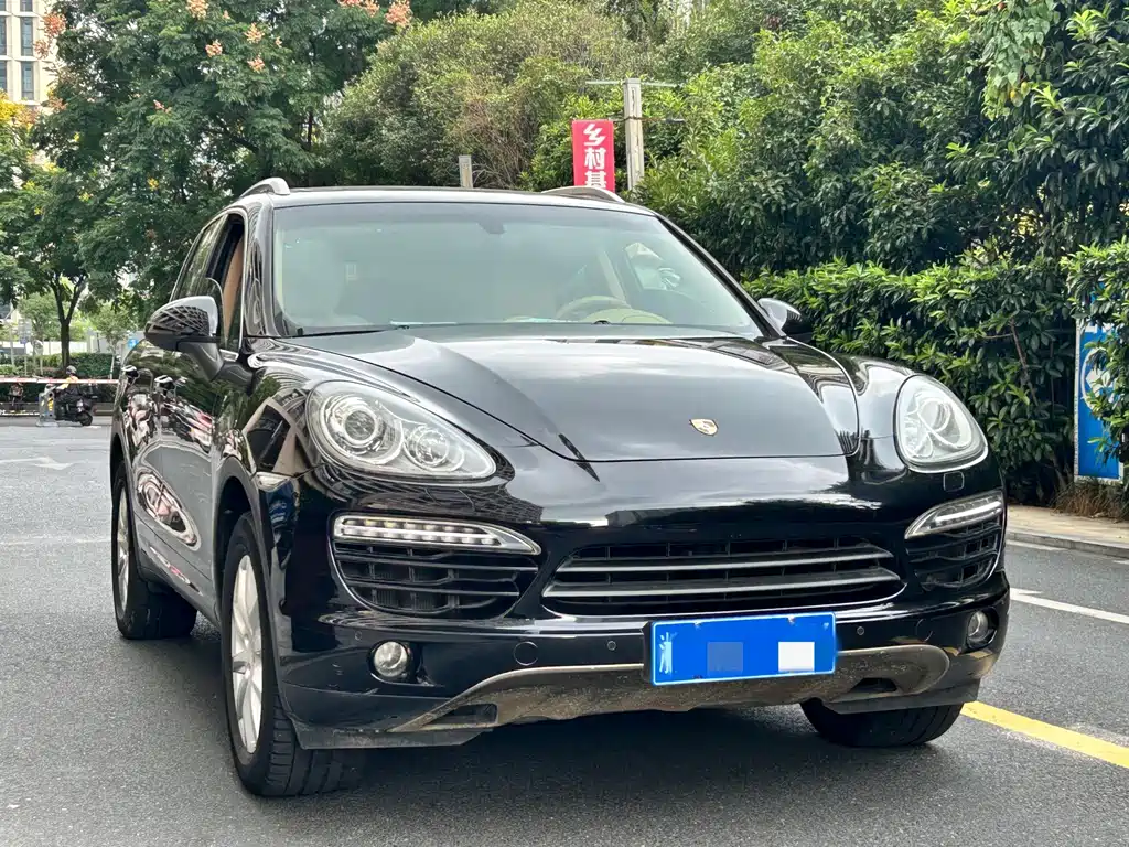 Porsche Cayenne — миниатюра 3