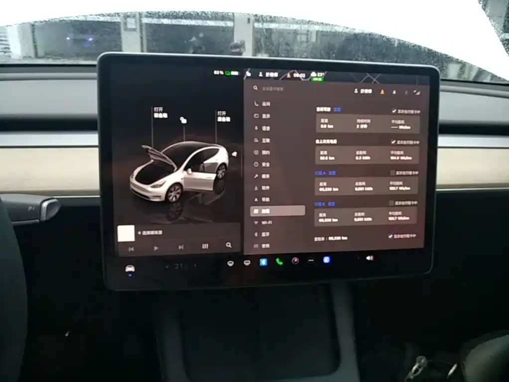 Tesla Model Y — миниатюра 13