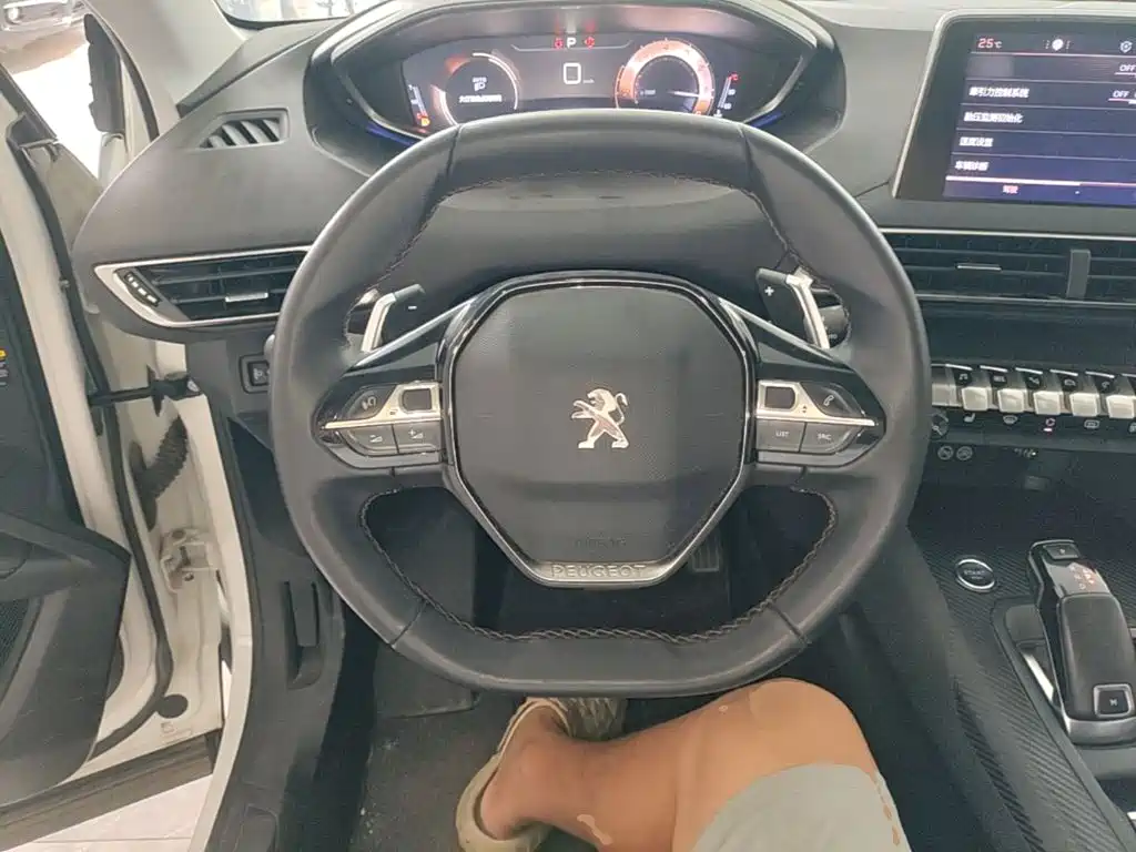 Peugeot 4008 — миниатюра 11