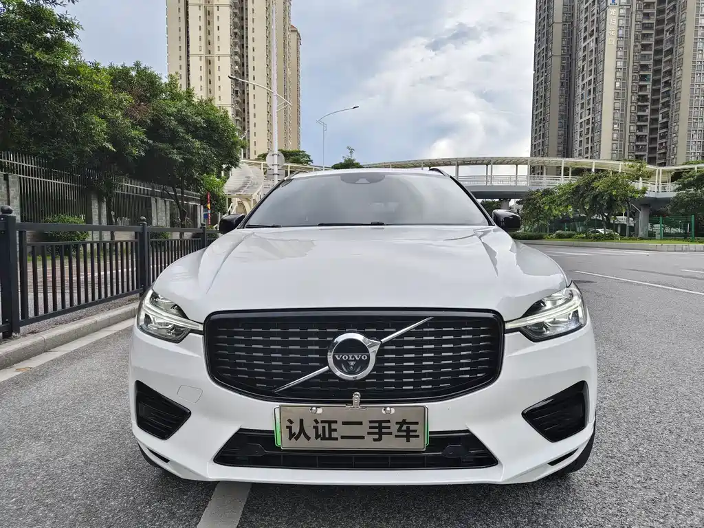 VOLVO XC60 PLUG IN HYBRID