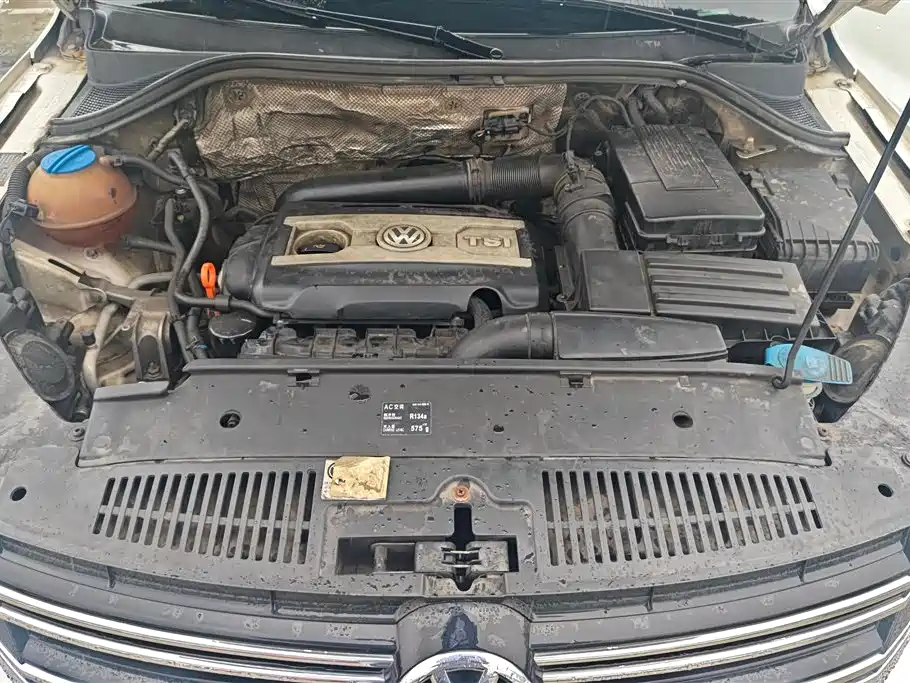 Volkswagen Tiguan 2012 2.0TSI AT