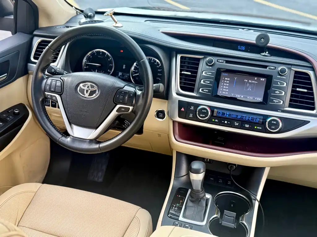 Toyota Highlander — миниатюра 25