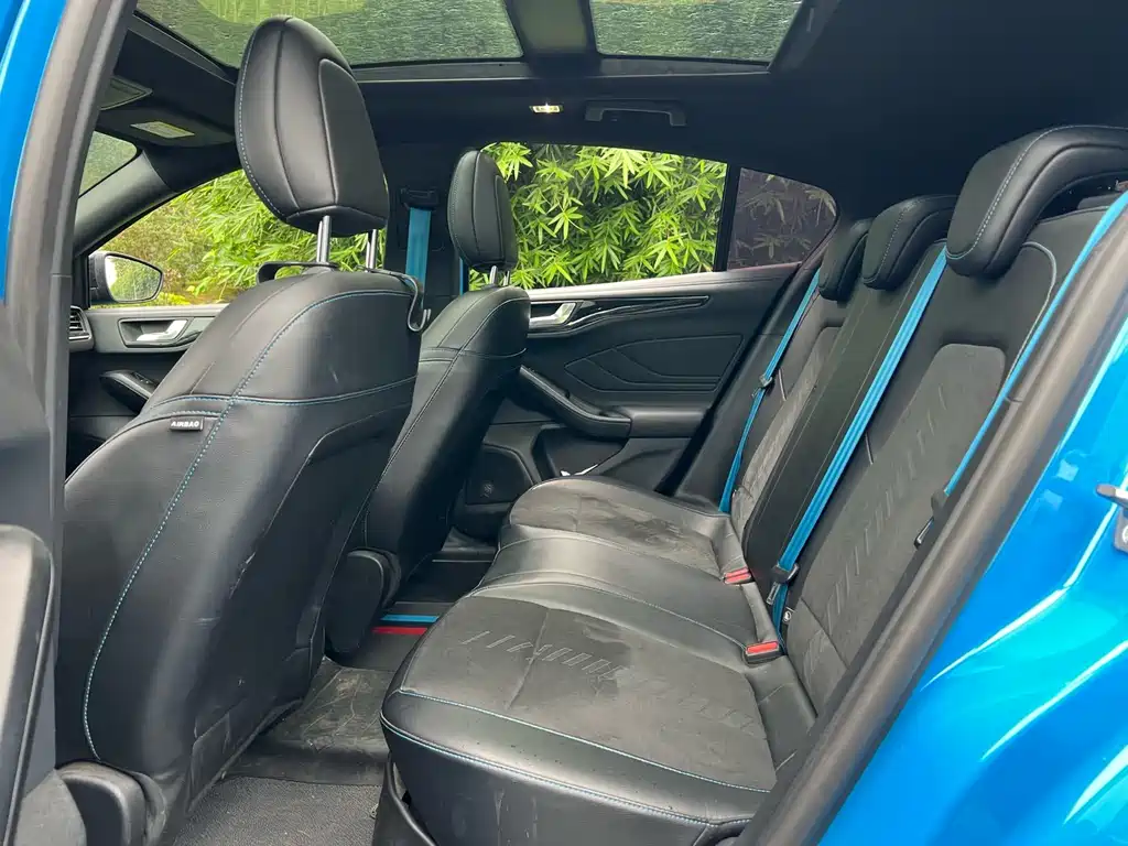 Ford Focus 2022 EcoBoost 180 AT ST Line