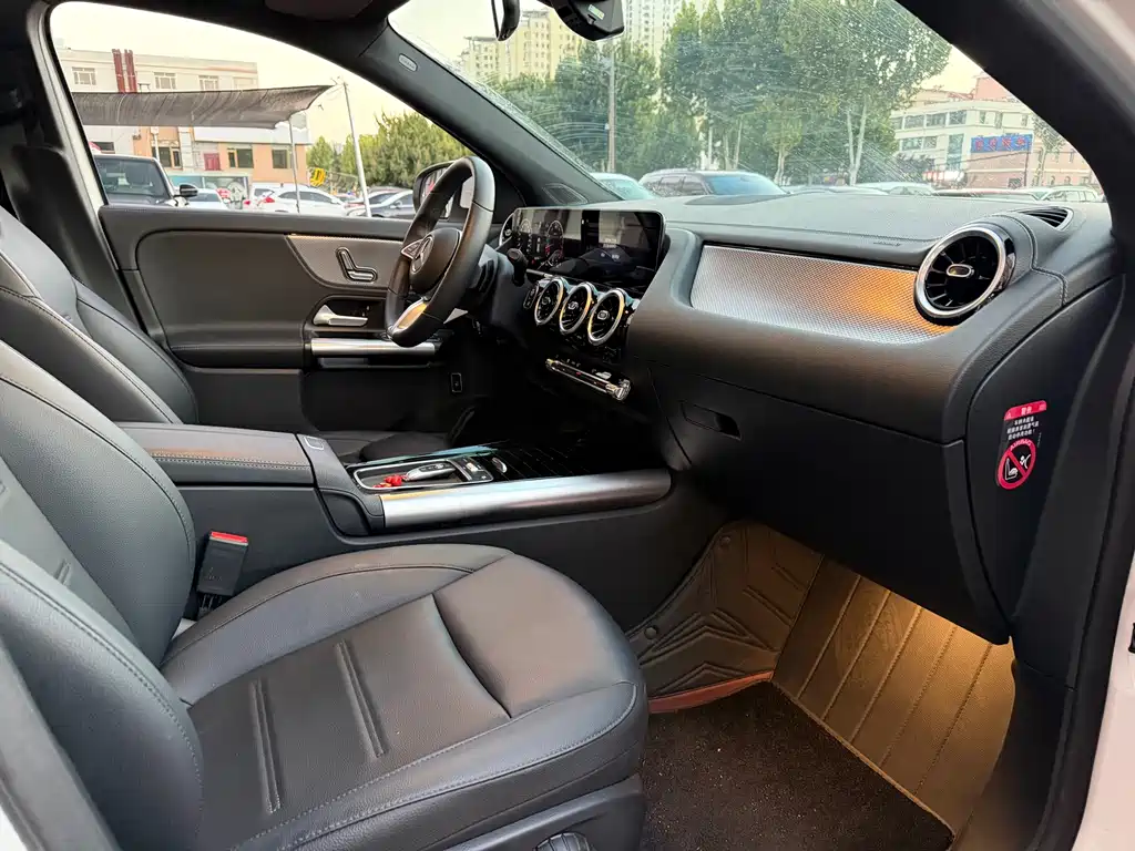 Mercedes-Benz GLA — миниатюра 14