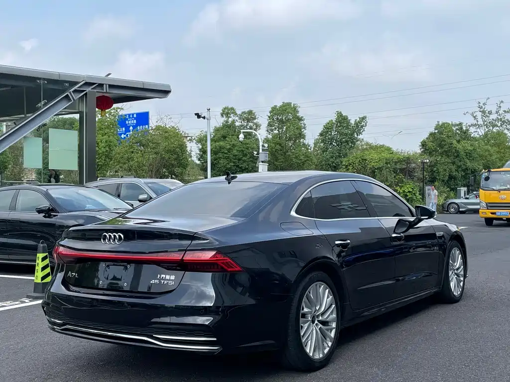 Audi A7L — миниатюра 16