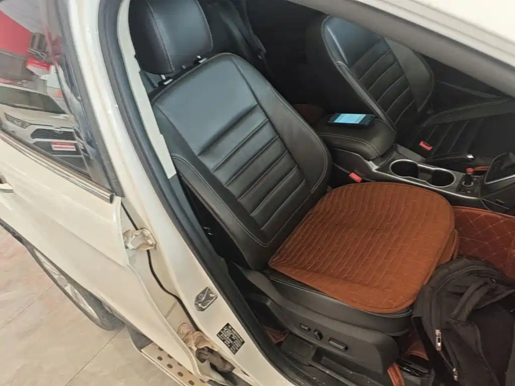 Ford Kuga — миниатюра 25