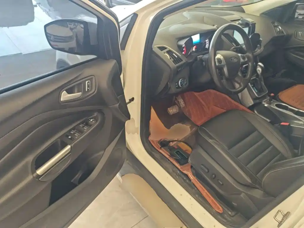 Ford Kuga — миниатюра 16