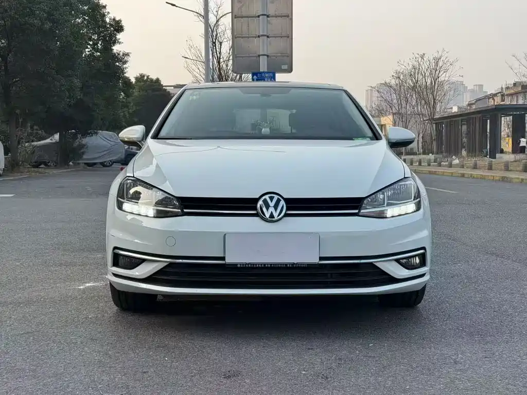 Купить Volkswagen Golf