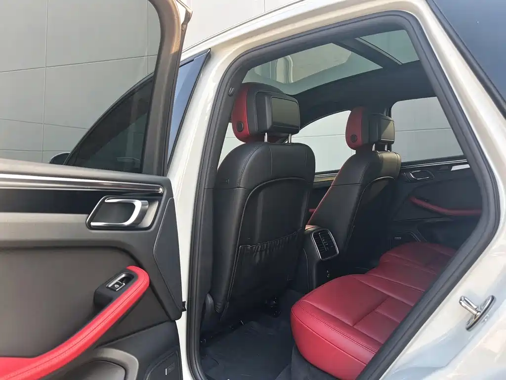Porsche Macan — миниатюра 15
