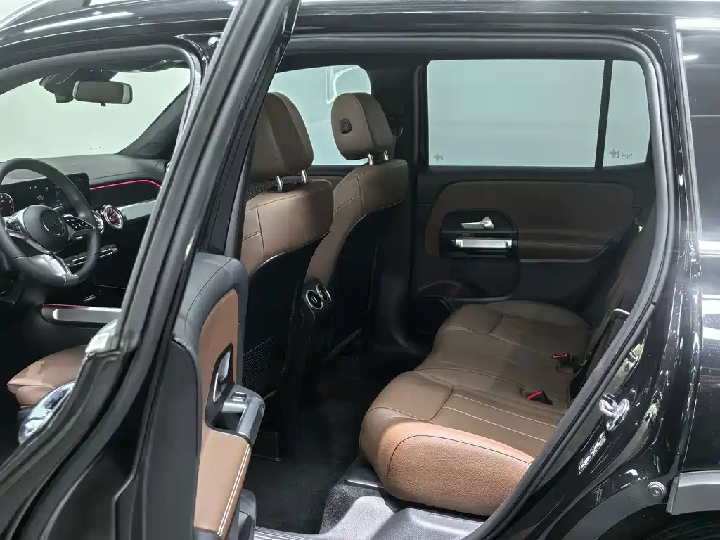 Mercedes-Benz GLB — миниатюра 8