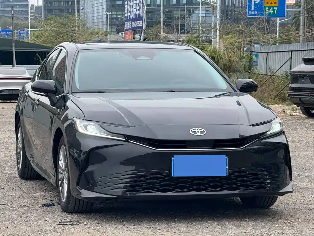 TOYOTA CAMRY