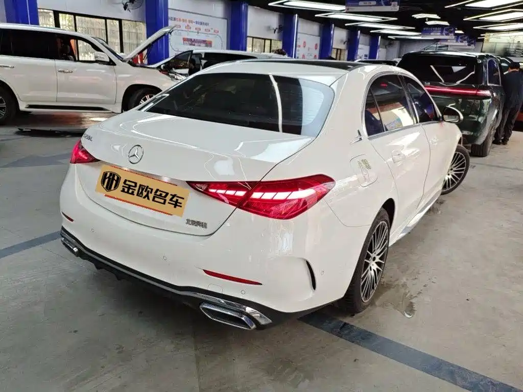 Mercedes-Benz C-Class — миниатюра 2