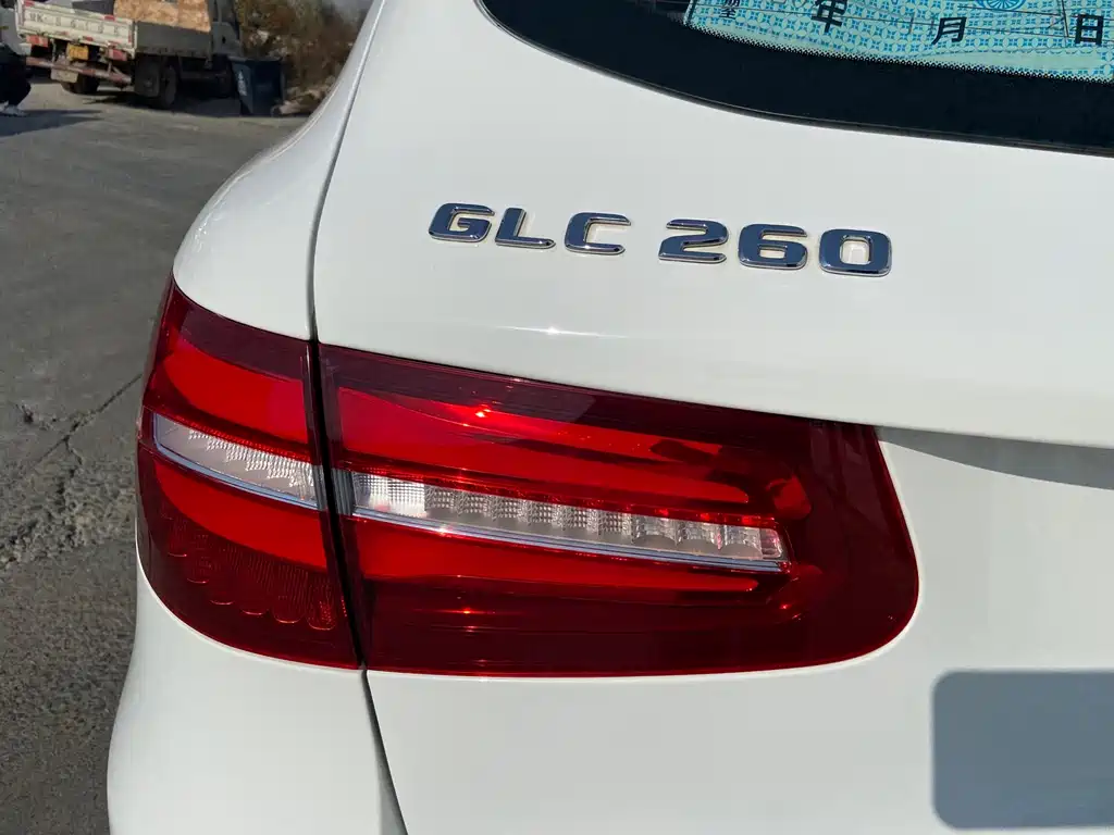 MERCEDES-BENZ GLC