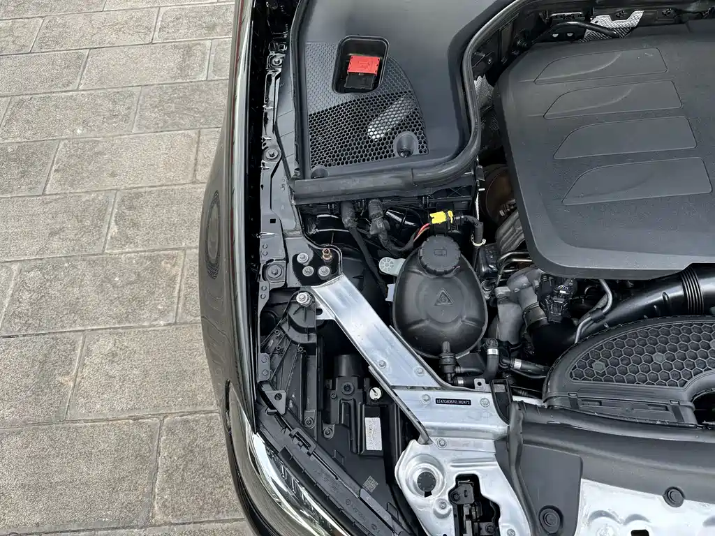 Mercedes-Benz E-Class — миниатюра 32