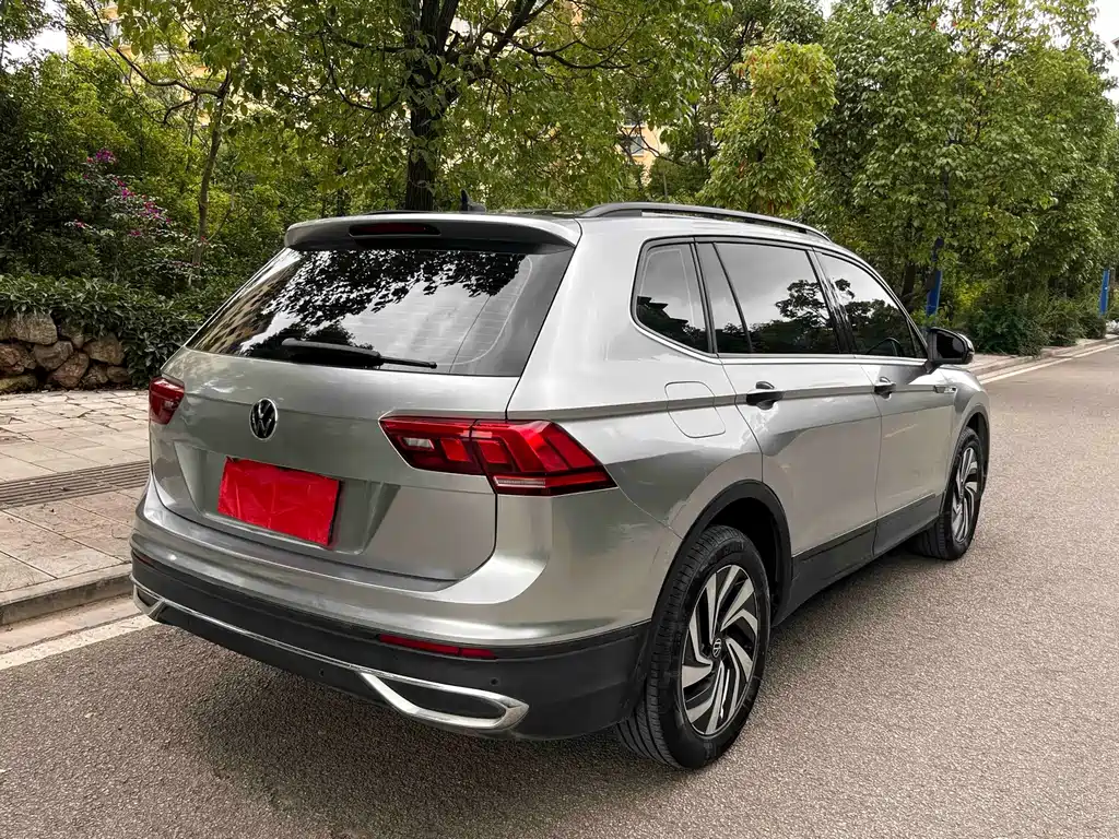 Volkswagen Tiguan L — миниатюра 9