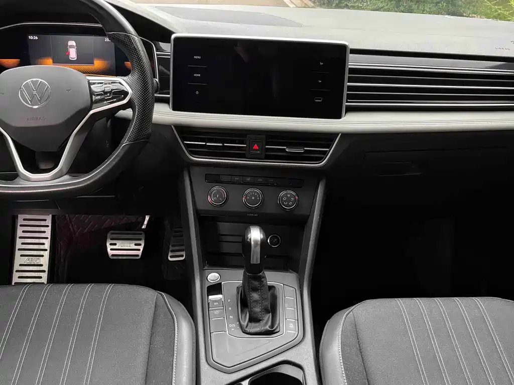 Volkswagen Tiguan L — миниатюра 25