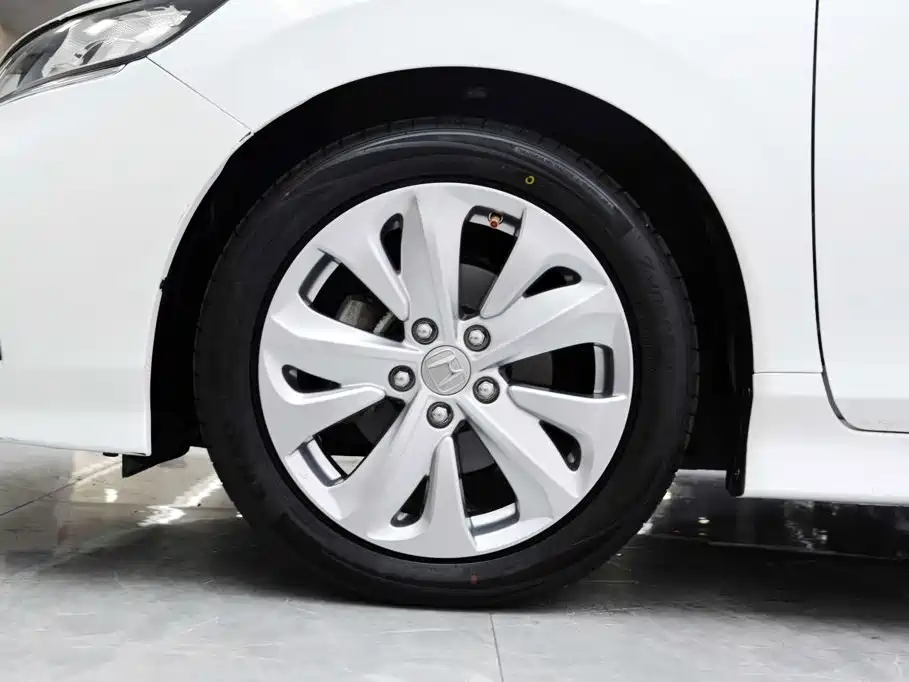 Honda Jade — миниатюра 5