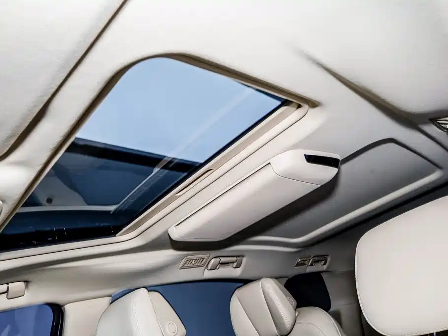 Buick GL8 Hybrid — миниатюра 20