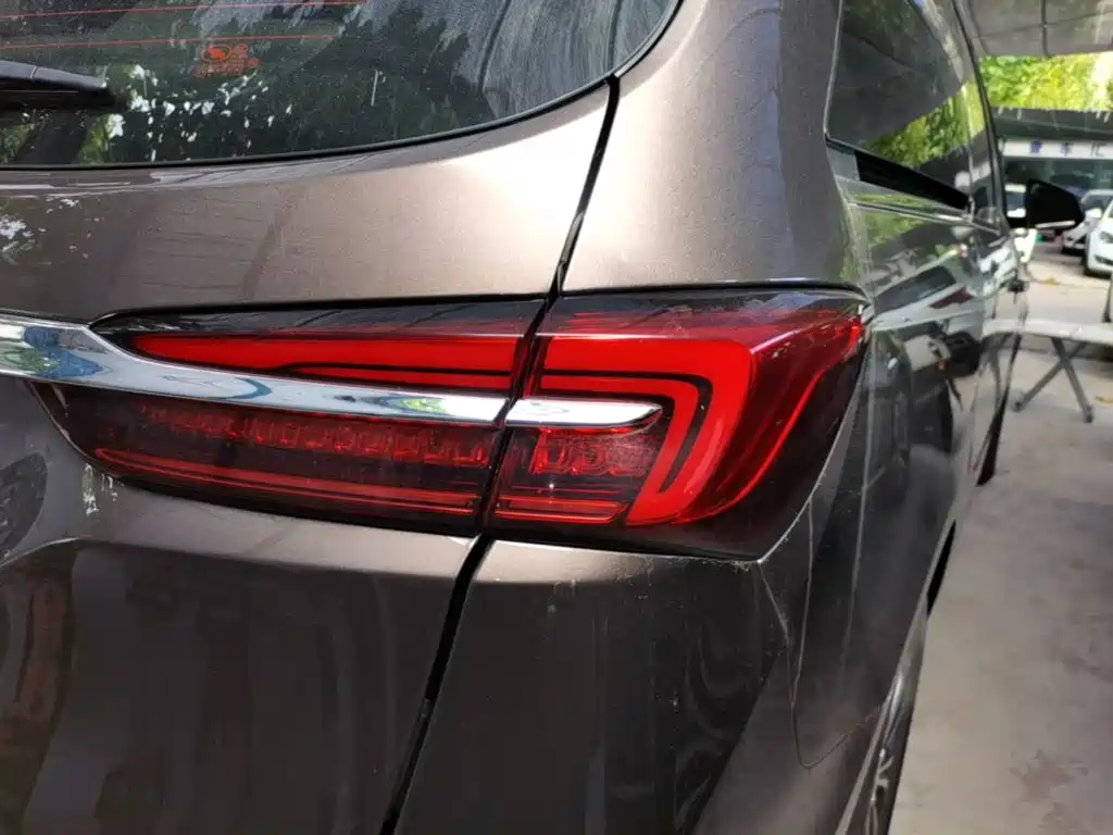 Buick GL8 — миниатюра 8