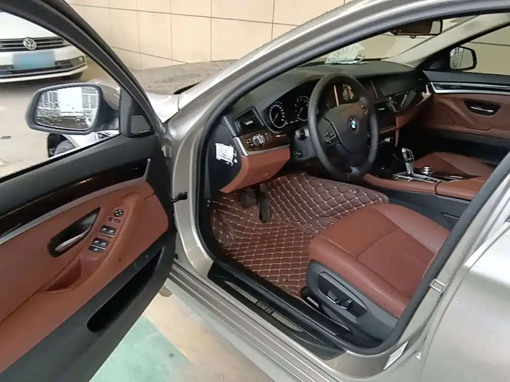BMW 5 Series — миниатюра 16