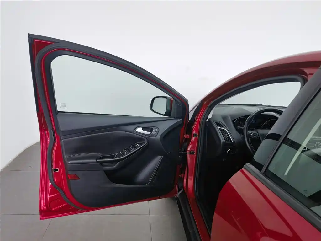 Ford Focus 2015 EcoBoost 125 AT