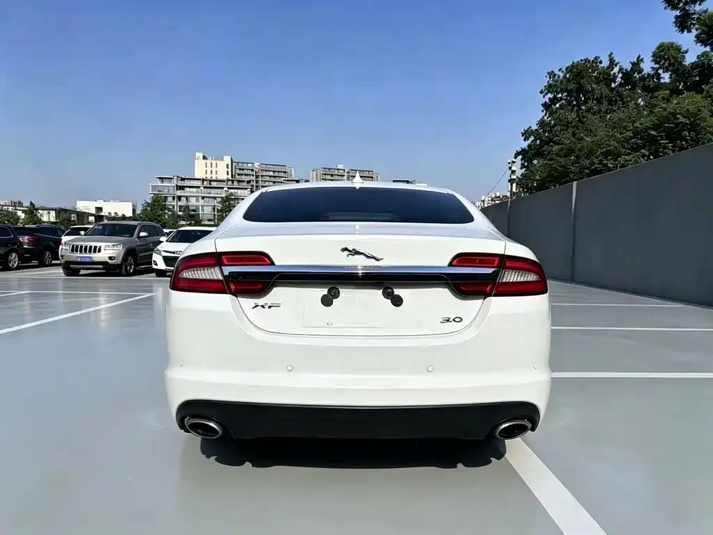 Jaguar XF 2015 XF 2.0T