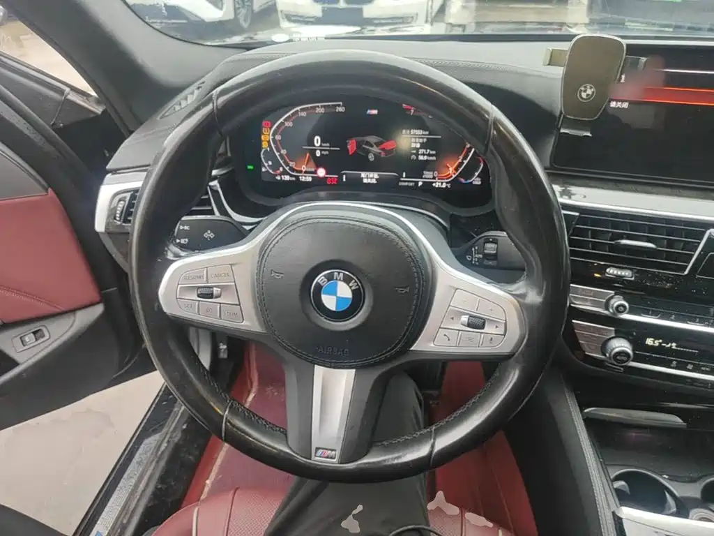 BMW 5 Series — миниатюра 11