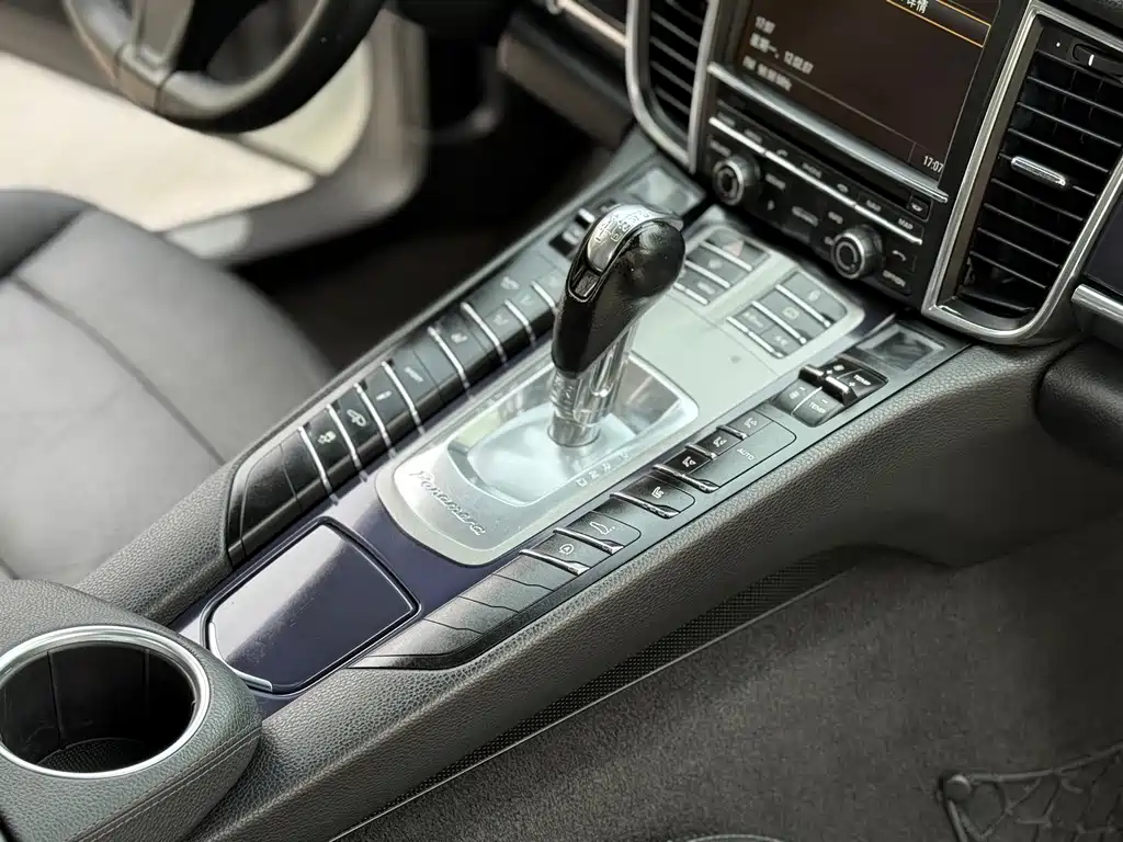 Porsche Panamera — миниатюра 10