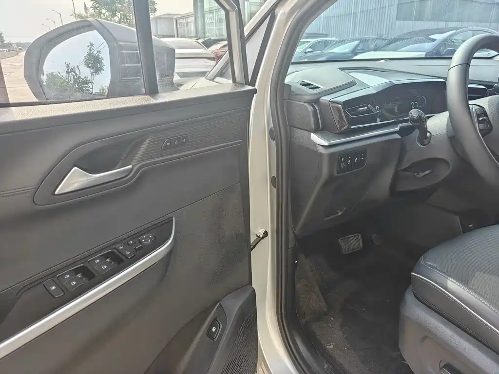 Hyundai Custo 2024 270TGDi TOP Flagship