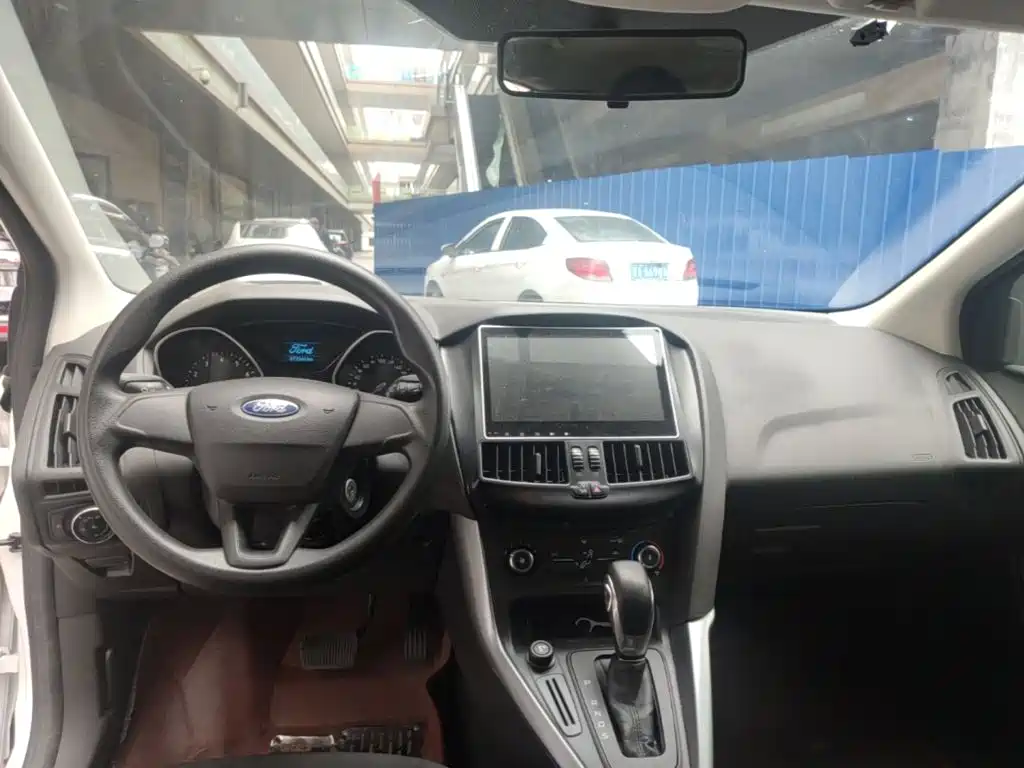 Ford Focus — миниатюра 12