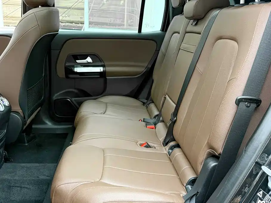 Mercedes-Benz GLB — миниатюра 8