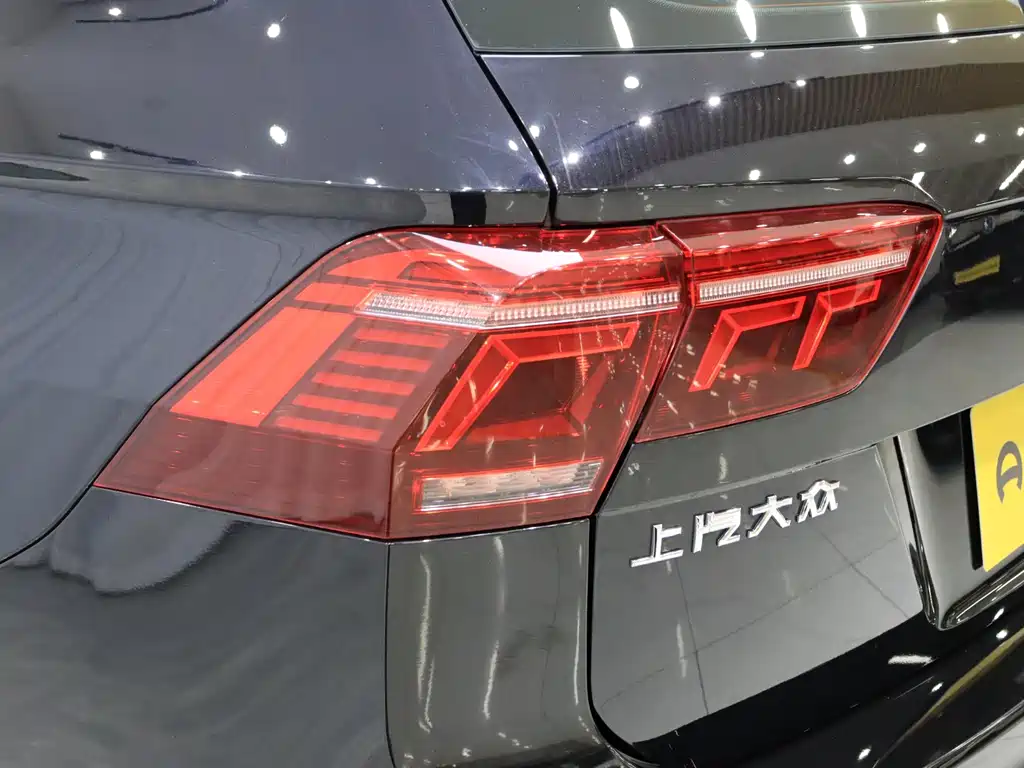 Volkswagen Tiguan L L 2022 330TSI AT R-Line