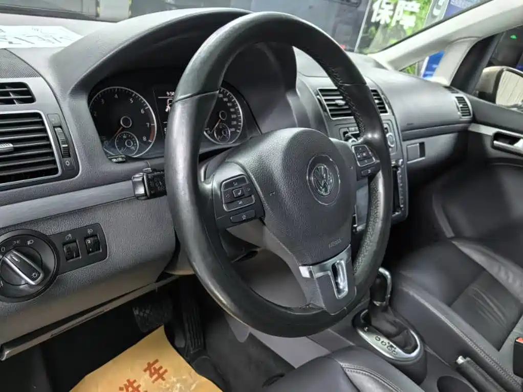 Volkswagen Touran — миниатюра 5