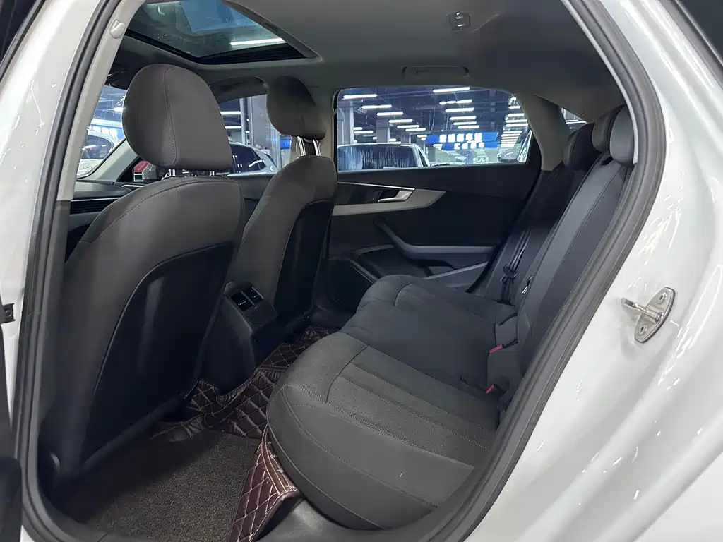 Audi A4L 2018 30 TFSI