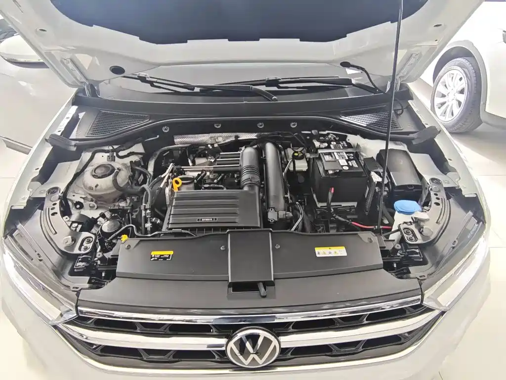 Volkswagen T-Roc — миниатюра 14