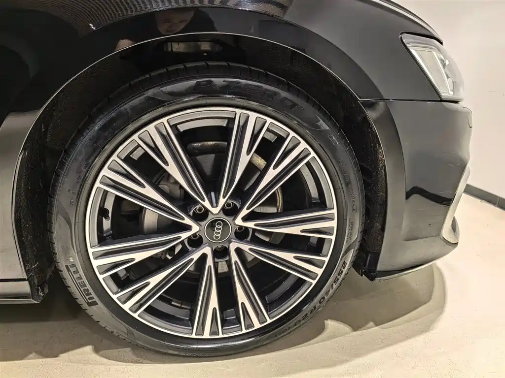 Audi A6L 2024 40 TFSI Luxury