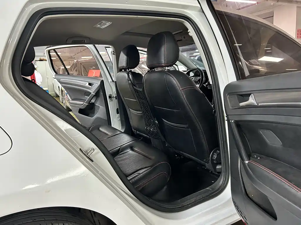 Volkswagen Golf — миниатюра 14