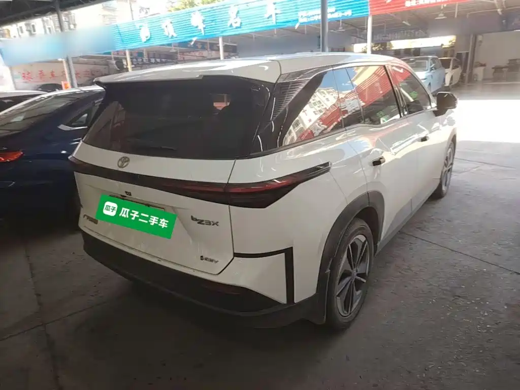 Toyota bZ3X - фото 7