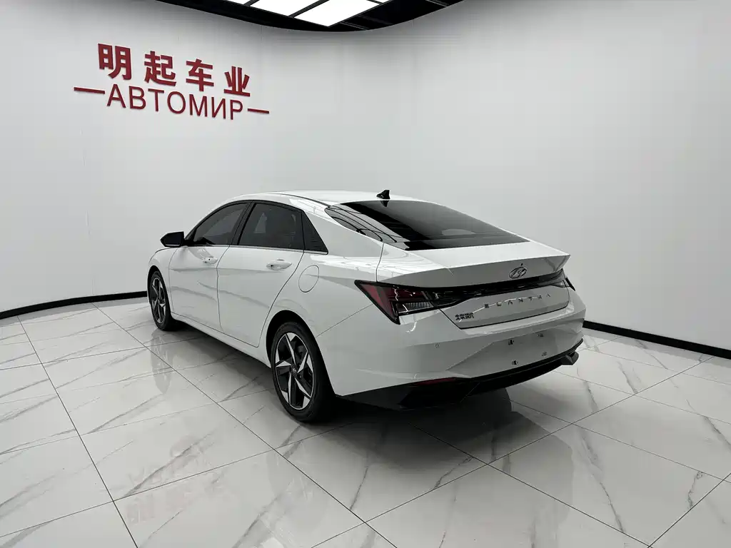 Hyundai Elantra 2022 1.5L CVT LUX Luxury