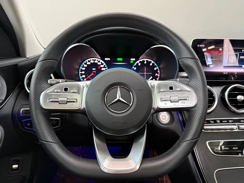 Mercedes-Benz C-Class — миниатюра 16