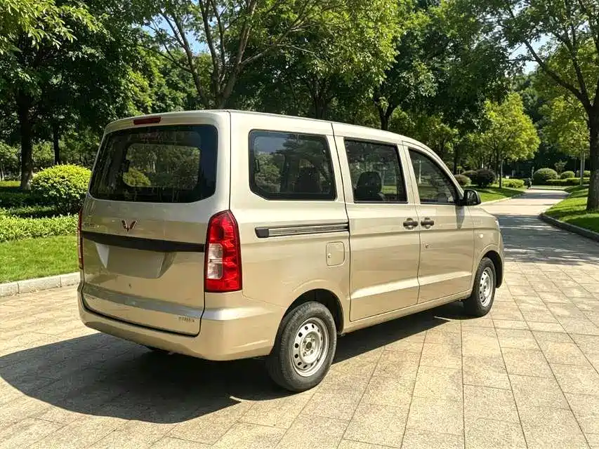 Wuling Hongguang V — миниатюра 2