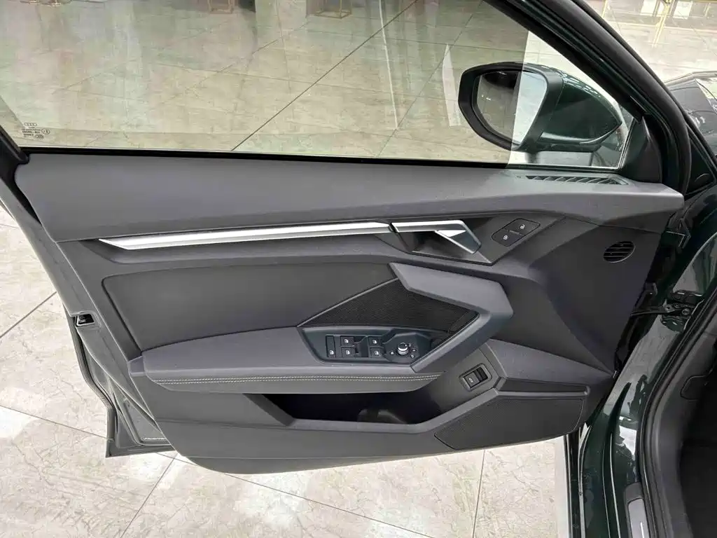 Audi A3 2023 — фото 15