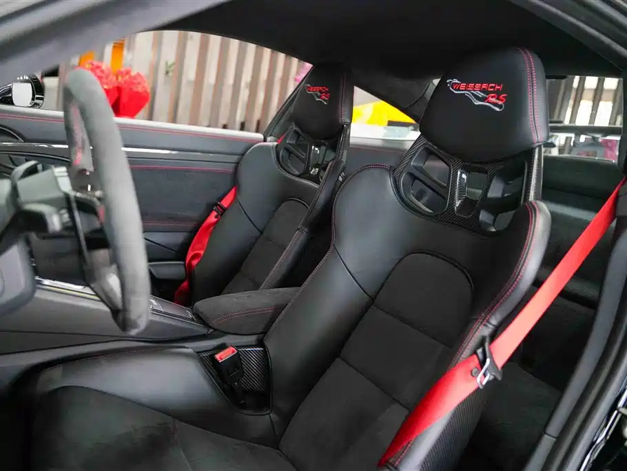 Porsche 911 2018 GT2 RS 3.8T