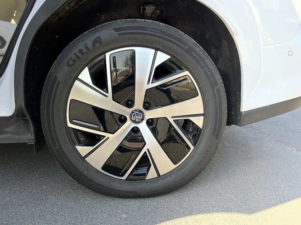 BYD Tang L — миниатюра 24